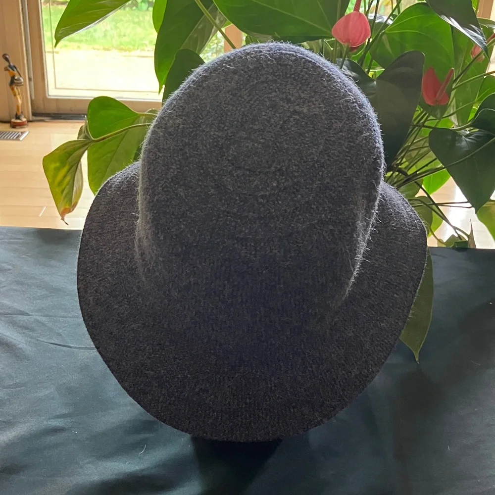 Chic Charcoal Women's Hat - Picture 4 of 7